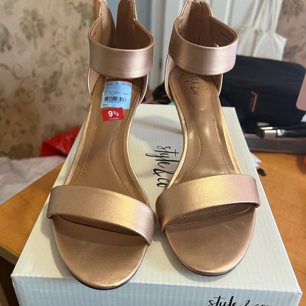 Style & Co. Women's Gold Sandals